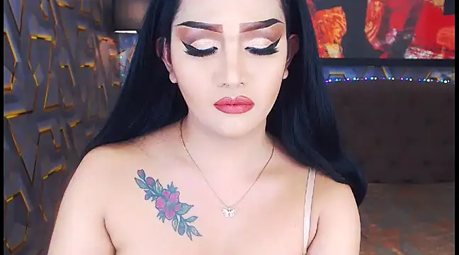 Snapshot of KylieMaxwellCaulfield_TS chatting on 01.19.25 KylieMaxwellCaulfield TS online show from 01.19.25