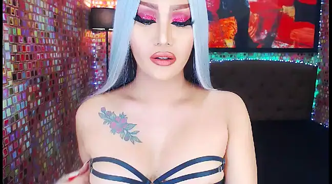 Snapshot of KylieMaxwellCaulfield_TS chatting on 02.09.25 KylieMaxwellCaulfield TS online show from 02.09.25