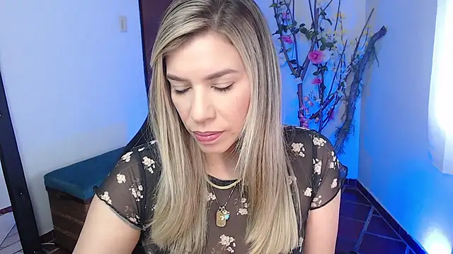 ms sofia x online show from 10.30.25