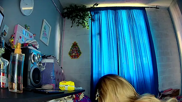 Snapshot of Taylor_Cum_Hot chatting on 01.14.25 Taylor Cum Hot online show from 01.14.25