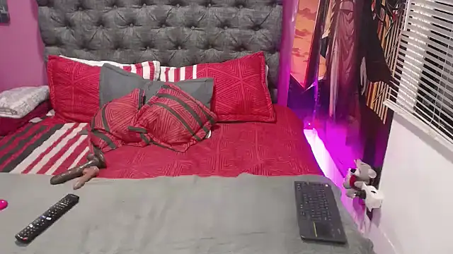 JEENEVIEVE online show from 03.02.26