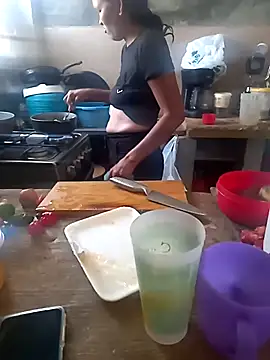 Snapshot of sexicaribe2 chatting on 11.04.25 sexicaribe2 online show from 11.04.25