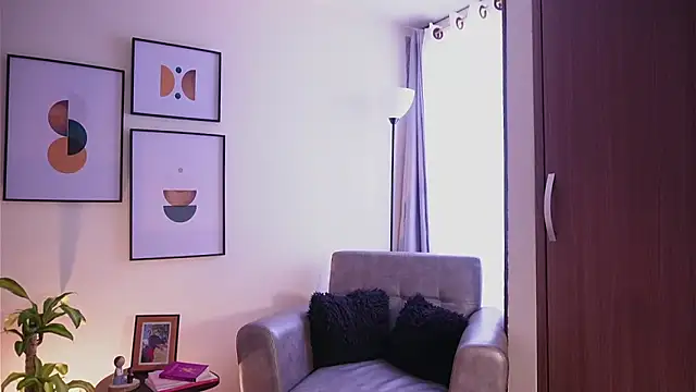 Isabella dior online show from 03.13.25