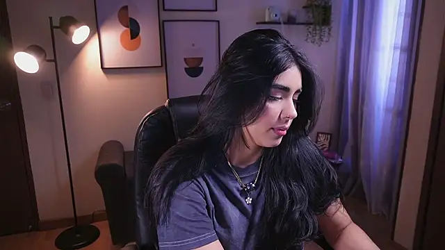 Isabella dior online show from 11.29.25