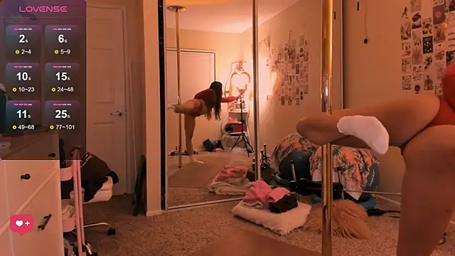 Evie-Luna online show from 10.12.25