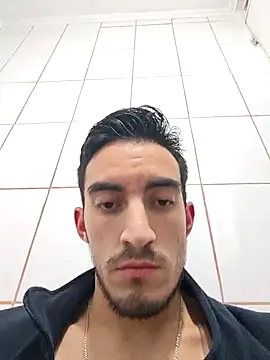 Snapshot of TommyMomentum chatting on 09.22.25 TommyMomentum online show from 09.22.25