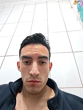 Snapshot of TommyMomentum chatting on 10.12.25 TommyMomentum online show from 10.12.25