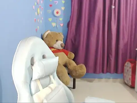 BOREAL MOON online show from 02.15.25