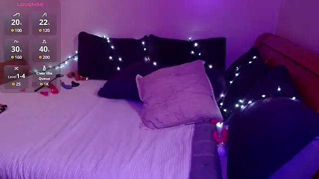 Snapshot of Larissa_6969 chatting on 02.01.25 Larissa 6969 online show from 02.01.25