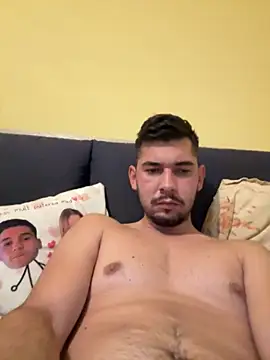 Snapshot of Hitdick007@xh chatting on 10.20.25 Hitdick007xh online show from 10.20.25