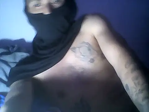 Snapshot of seroe_420 chatting on 11.10.25 seroe 420 online show from 11.10.25