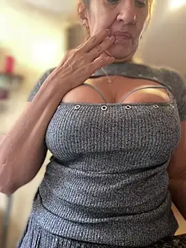 Snapshot of camelia3 chatting on 04.06.26 camelia3 online show from 04.06.26