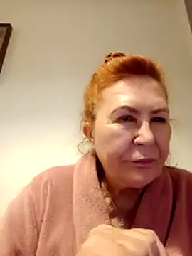 Snapshot of Hottie-Mom chatting on 04.29.26 Hottie-Mom online show from 04.29.26