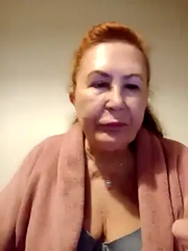 Snapshot of Hottie-Mom chatting on 04.30.26 Hottie-Mom online show from 04.30.26