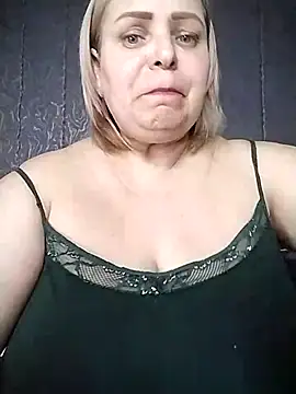 Snapshot of EvaCristal chatting on 03.11.25 EvaCristal online show from 03.11.25
