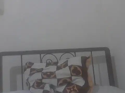 Snapshot of PRETTY-MI chatting on 03.28.26 PRETTY-MI online show from 03.28.26