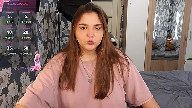  momiji  online show from 02.04.26