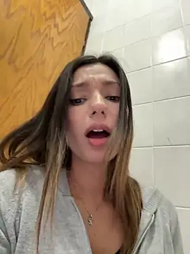 Snapshot of _MiaQueen_ chatting on 12.08.24 MiaQueen online show from 12.08.24