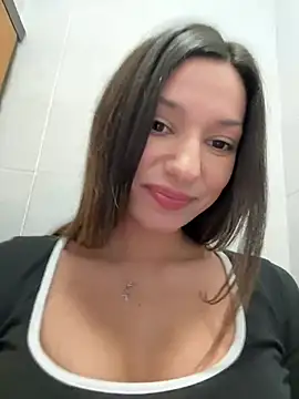 Snapshot of _MiaQueen_ chatting on 03.15.25 MiaQueen online show from 03.15.25