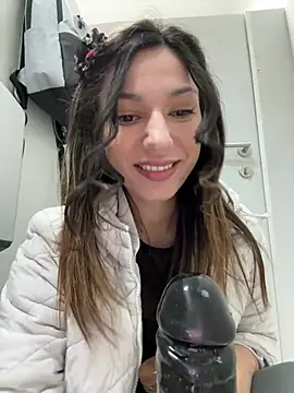 Snapshot of _MiaQueen_ chatting on 03.17.25 MiaQueen online show from 03.17.25