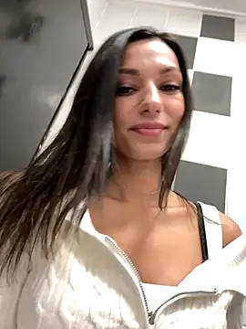 Snapshot of _MiaQueen_ chatting on 10.04.25 MiaQueen online show from 10.04.25