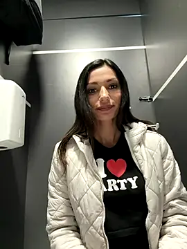 Snapshot of _MiaQueen_ chatting on 10.06.25 MiaQueen online show from 10.06.25