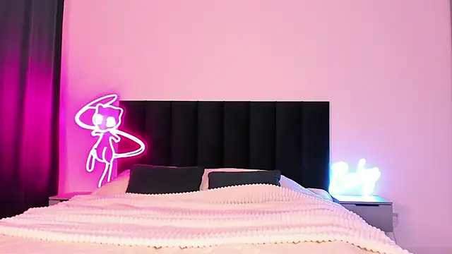 wow lovie online show from 02.13.25