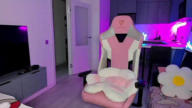 wow lovie online show from 02.12.26