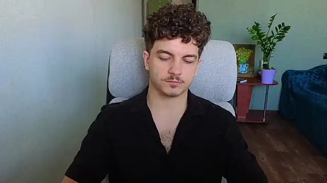 Snapshot of Remy_Miles chatting on 06.05.26 Remy Miles online show from 06.05.26