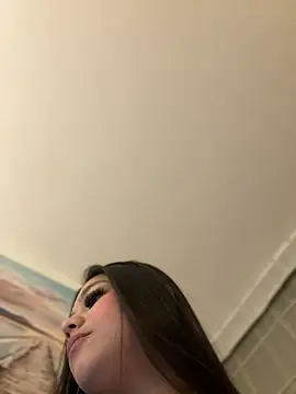 Alyshanon18 online show from 02.27.25