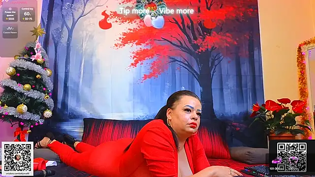 Snapshot of ElizabethEven chatting on 12.23.24 ElizabethEven online show from 12.23.24