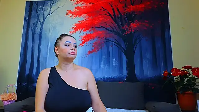 Snapshot of ElizabethEven chatting on 02.11.25 ElizabethEven online show from 02.11.25