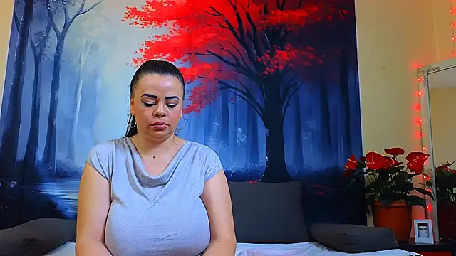 Snapshot of ElizabethEven chatting on 02.15.25 ElizabethEven online show from 02.15.25