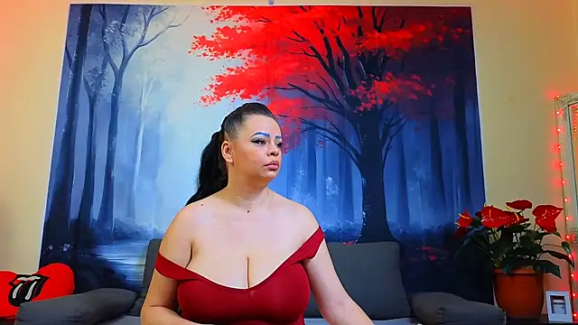 Snapshot of ElizabethEven chatting on 02.18.25 ElizabethEven online show from 02.18.25