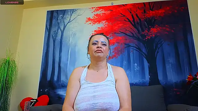 Snapshot of ElizabethEven chatting on 03.16.25 ElizabethEven online show from 03.16.25