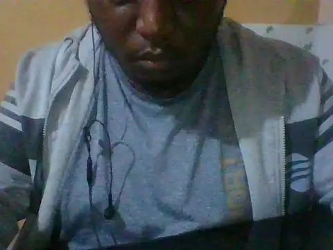 Snapshot of honeyswit chatting on 11.06.25 honeyswit online show from 11.06.25