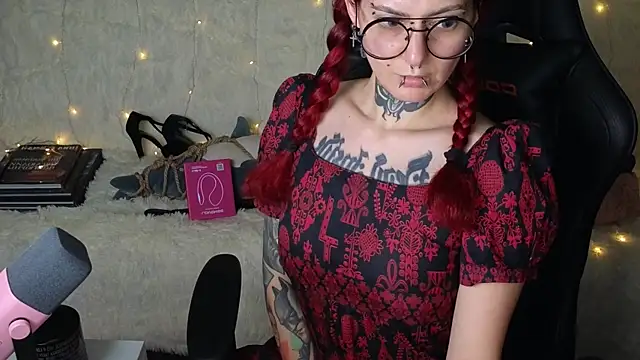 Snapshot of Ginger_Stay chatting on 09.24.25 Ginger Stay online show from 09.24.25