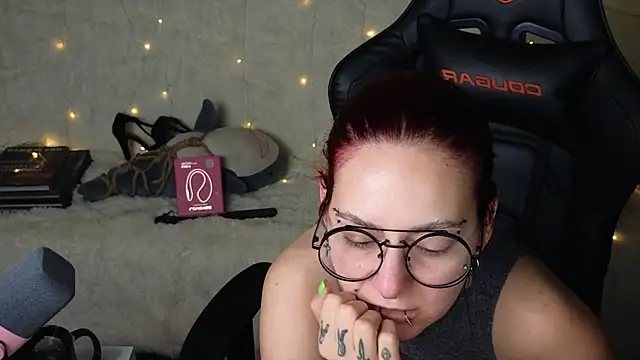Snapshot of Ginger_Stay chatting on 09.25.25 Ginger Stay online show from 09.25.25