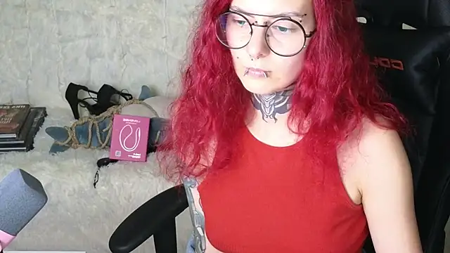 Snapshot of Ginger_Stay chatting on 09.29.25 Ginger Stay online show from 09.29.25