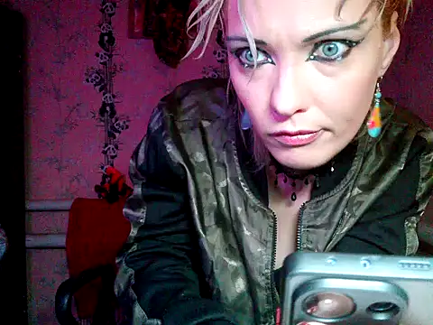 WildMissNiks online show from 12.01.25