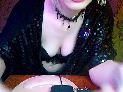 WildMissNiks online show from 12.03.25