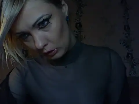 WildMissNiks online show from 04.29.26