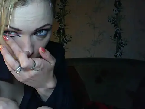 WildMissNiks online show from 06.11.26