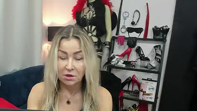 crystaLUX online show from 03.05.26