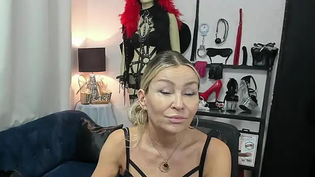 crystaLUX online show from 06.03.26
