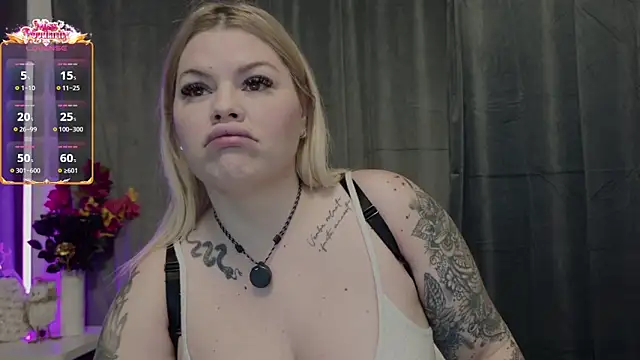 Snapshot of Raven_Luna chatting on 02.10.26 Raven Luna online show from 02.10.26