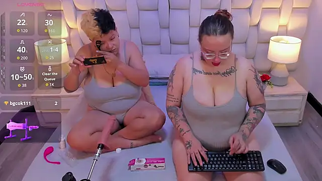 MiaYMolly online show from 10.16.25