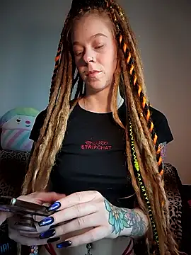 LucidLucy online show from 11.02.25