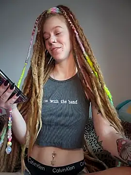 LucidLucy online show from 12.01.25