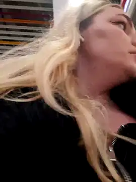 Snapshot of Dirtyfeelin chatting on 12.11.24 Dirtyfeelin online show from 12.11.24